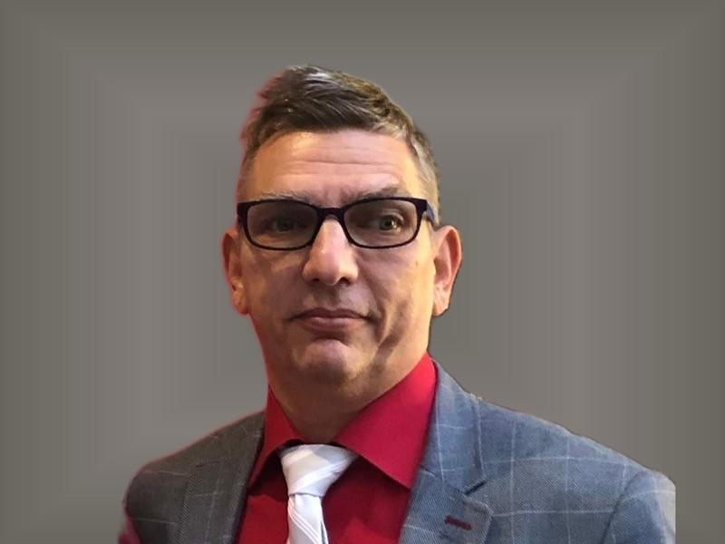 Friedbauer Miklós Endre, vezető könyvelő